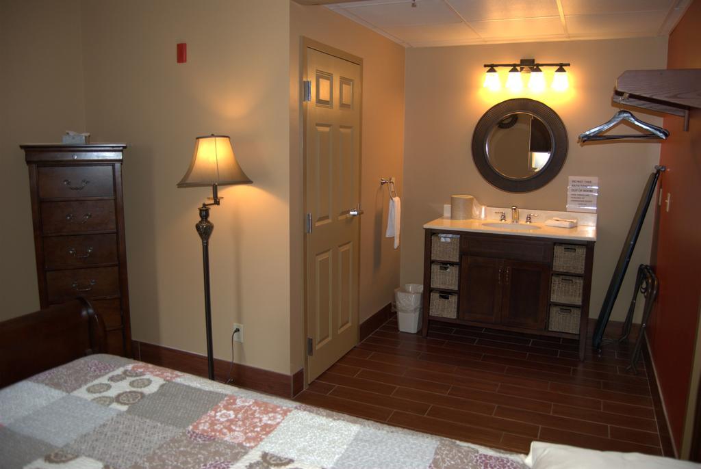 Put-In-Bay Victory Station Hotel Kültér fotó